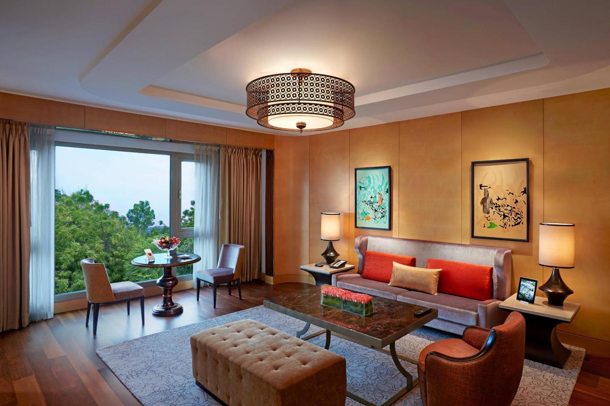 فندق آي تي سي جراند تشولا، أحد فنادق لاكشري كولكشن، تشيناي المظهر الخارجي الصورة A suite at the hotel